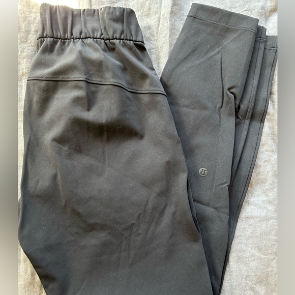 Lululemon On the Fly Pant - Picture 2 of 3